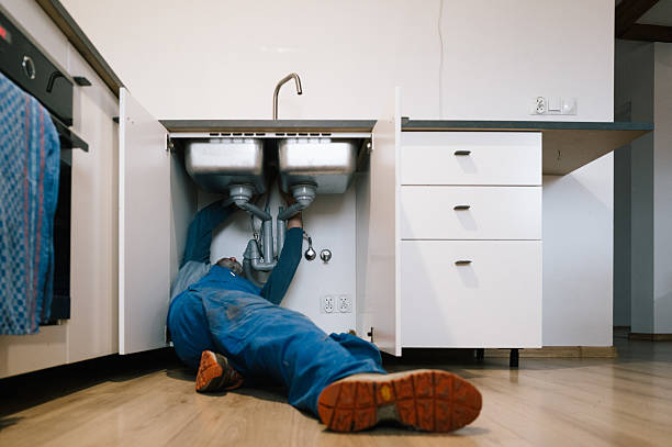 Professional Plumbing technician working in Double Springs, AL